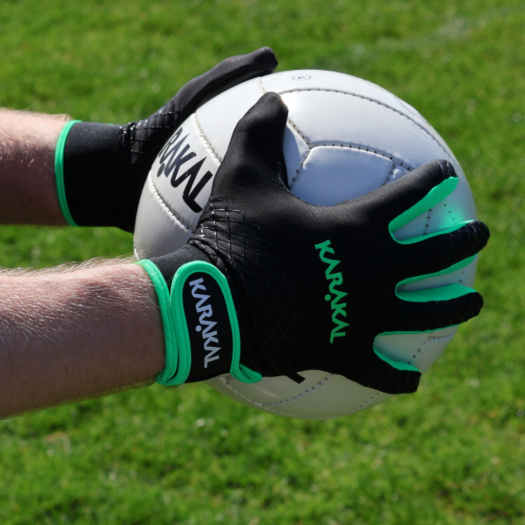 Karakal Web Gaelic Glove Black Green