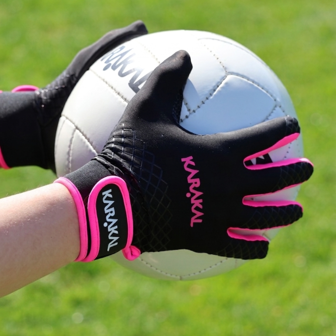Karakal Web Gaelic Glove Black Pink