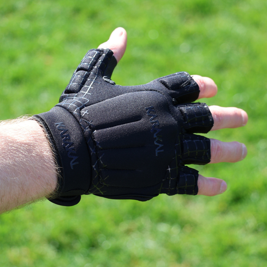 Karakal Pro Hurling Glove- Blackout